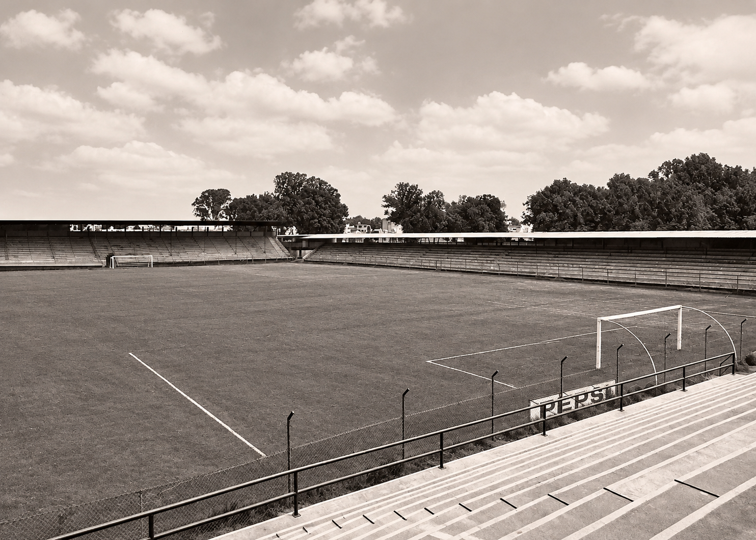 Estadio Independiente: vista panorámica del campo