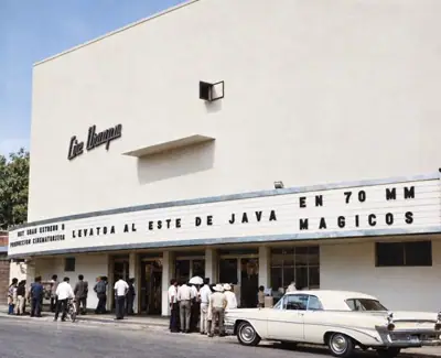 Fachada del Cine Uruapan.